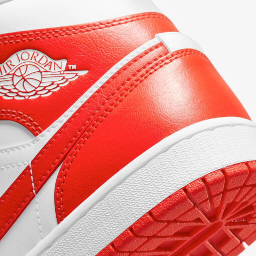 Nike Jordan Air Jordan 1 Mid Sneakers 3
